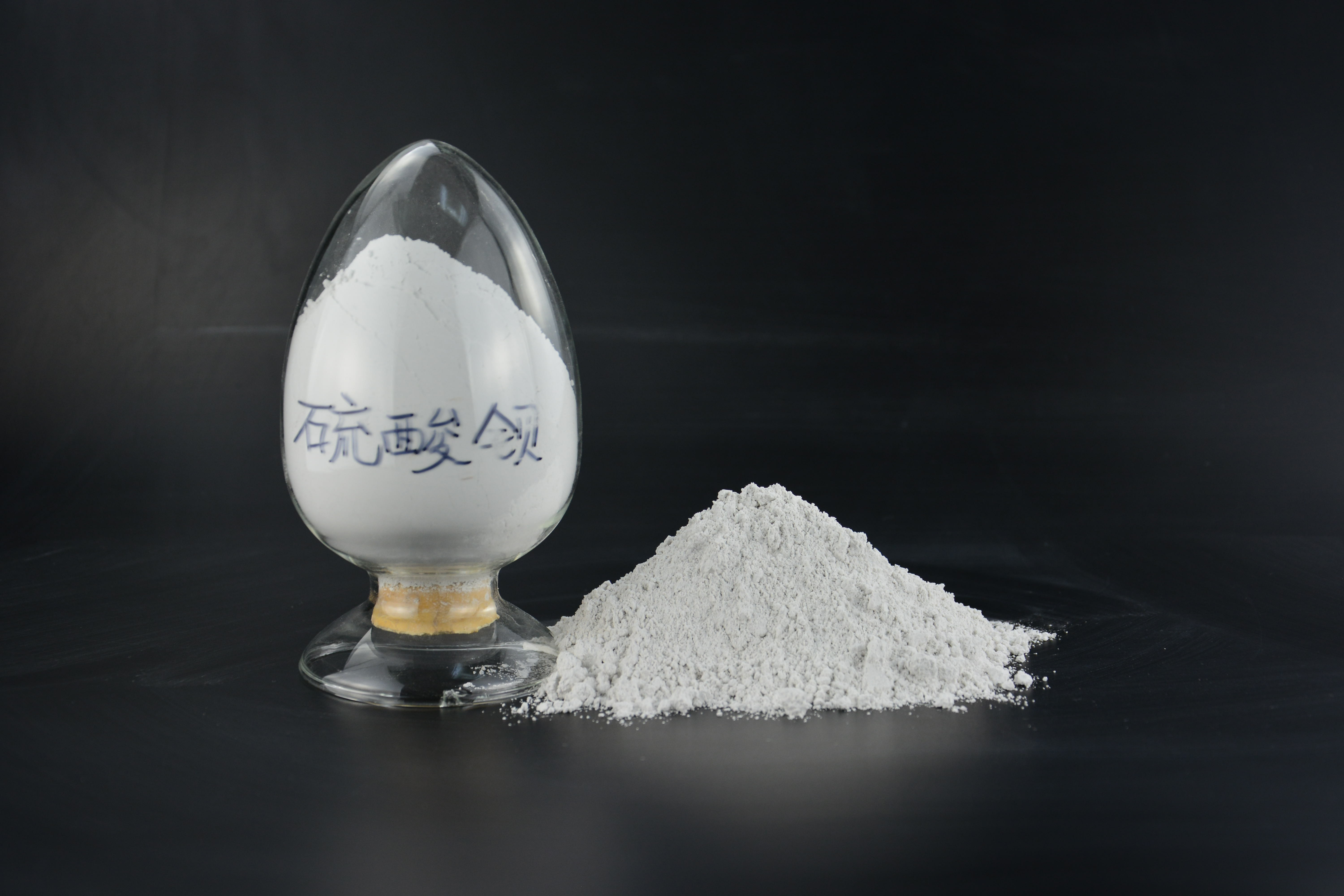 崇左硫酸鋇：重要的工業原料與醫學影像劑
